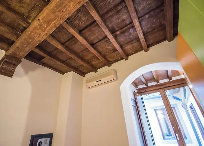 Holiday home Spacious 2br With 2 Ensuite Baths In Florence